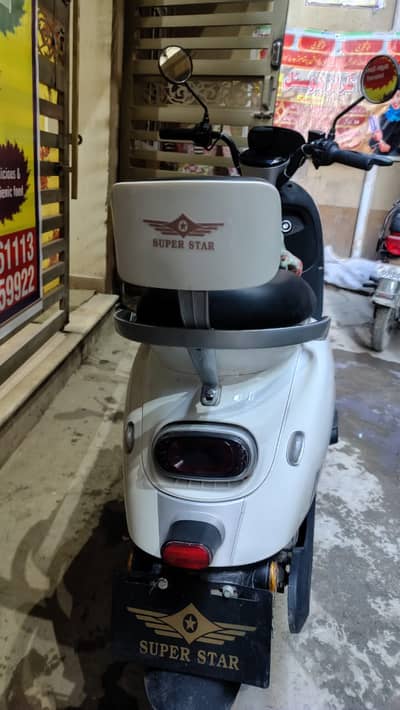 2025 Super Star Alexa – Electric Scooty (Almost New)