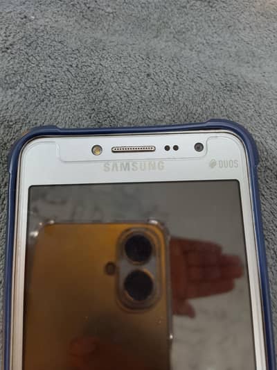 SAMSUNG J5