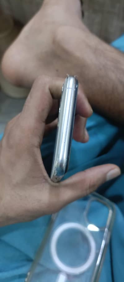 iphone 11 pro 8.10 condition