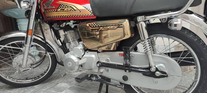 honda 125 Self Start Gold Edition