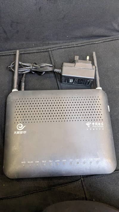 Huawei HG8245 | Wifi Router   100Mb/s, 2x RJ11, 1x USB