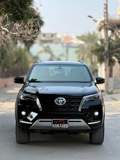 Toyota Fortuner v