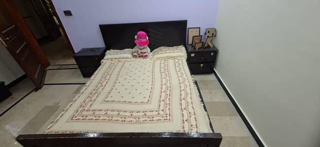 urgent sale bed set with side table and orthopedic mattress