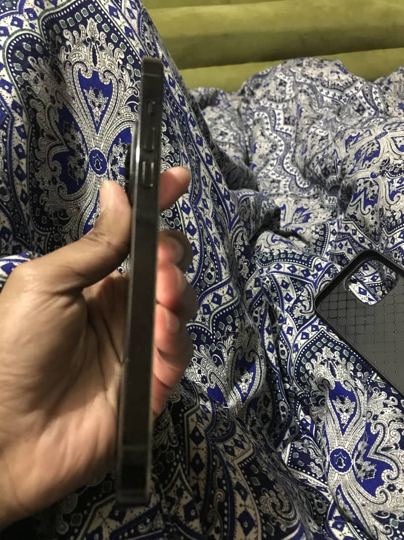 Iphone 14pro max 2