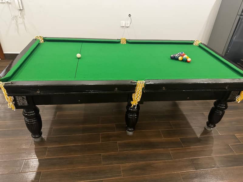 8 ball pool table 8