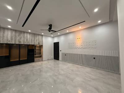 18 Marla house for sale in IEP town