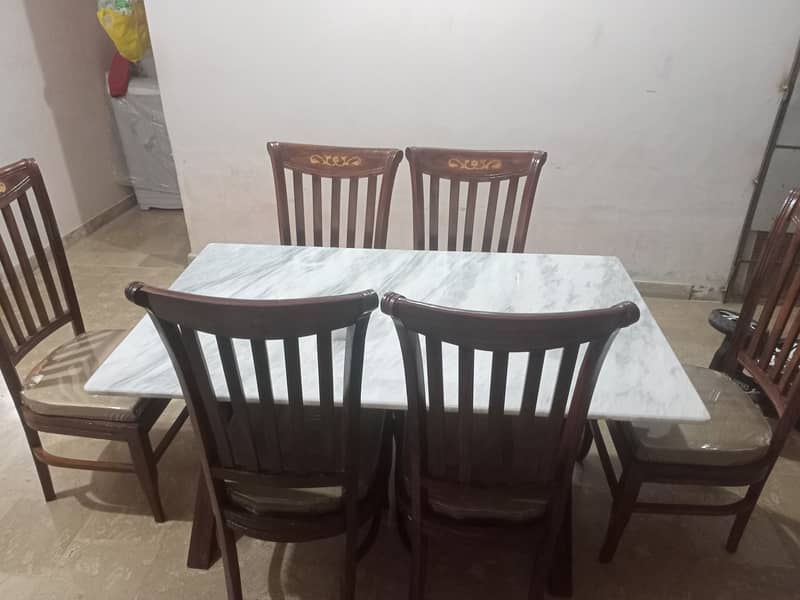 6 seater dining table 0