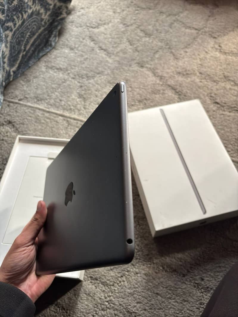Ipad 9th generation 64gb 4