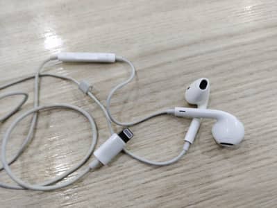 iphone hands free lighting 100% original box pulled guarantee