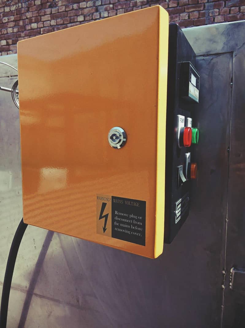 "Automatic Baking Oven" 2