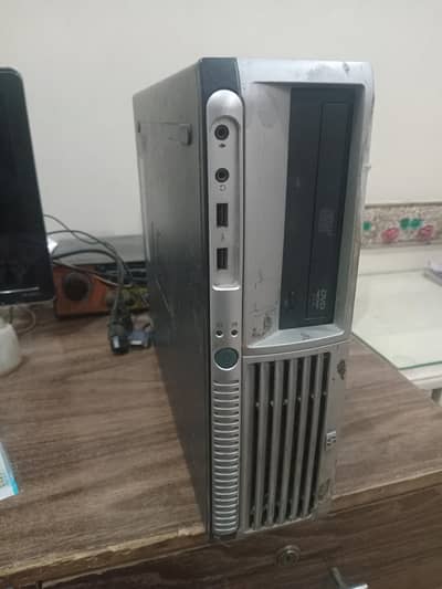 Antique Piece HP Desktop Core2dua 2.14GHz 4/128  with 2 disc Xp/7 Win