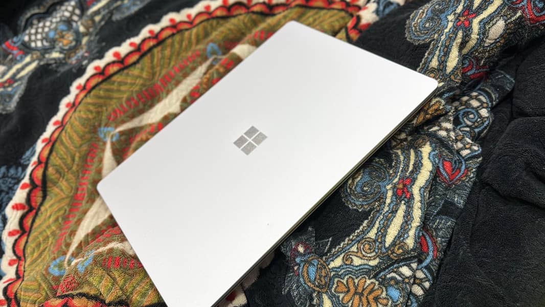 Microsoft Surface Ryzn 5 0