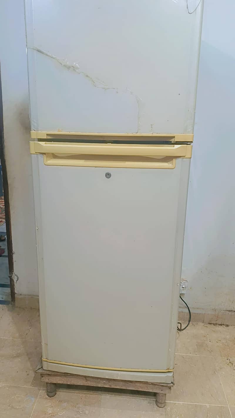 Refrigerator 0
