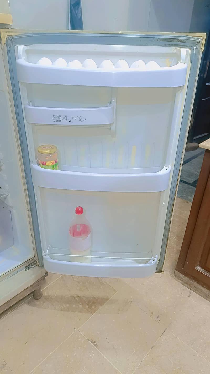 Refrigerator 4