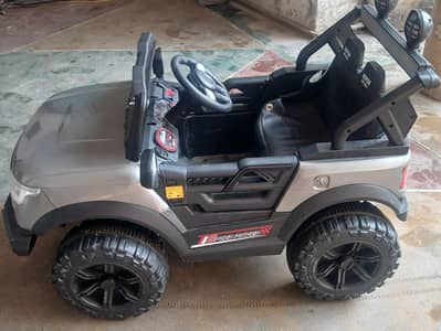 Kids Electric Jeep / Ride On Car - 12V, Dual Seat, Like New