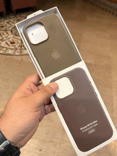 15 Pro Max Original Apple Fine Woven Case Magsafe Notification