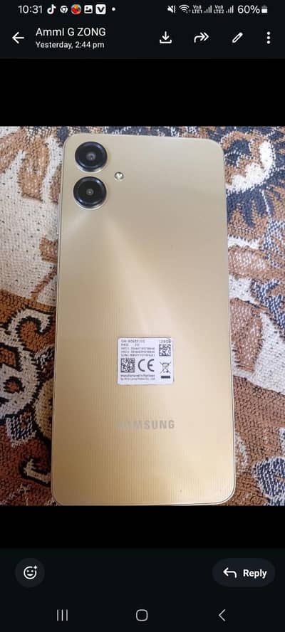 mobile use hai par condition bilkul new hai