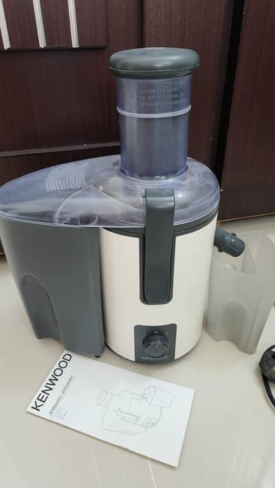 All Fruits Juicer. No cutting required.