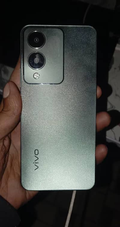 Vivo y17s  4+4 ram 128 gb memory