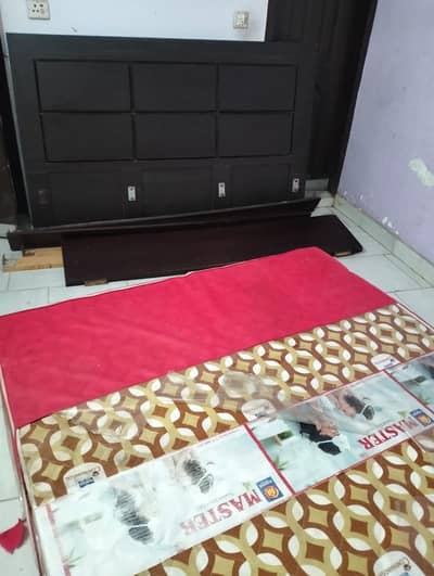 King size bed with New mattress MasterFom