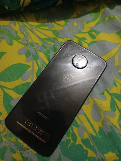 Metrola Z4 patch OPROVED 4/128GB  . 10by9 condition mini pannel crack