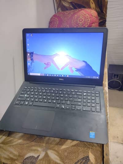 laptop 8 BG ram 256 gb ssb i3 5th generation