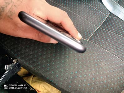 i phone 11. . . . 64 gb