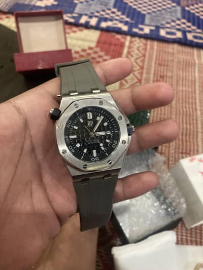 Automatic watches and quartz chronograph watches available