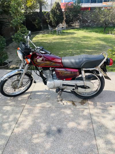 Honda CG 125 . . 2021.  Engine pack . . like a new bike