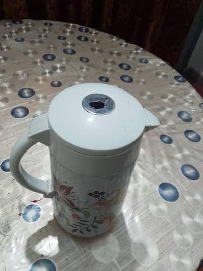 THARMOS AND KITCHEN ITEMS IN GOOD CONDITION