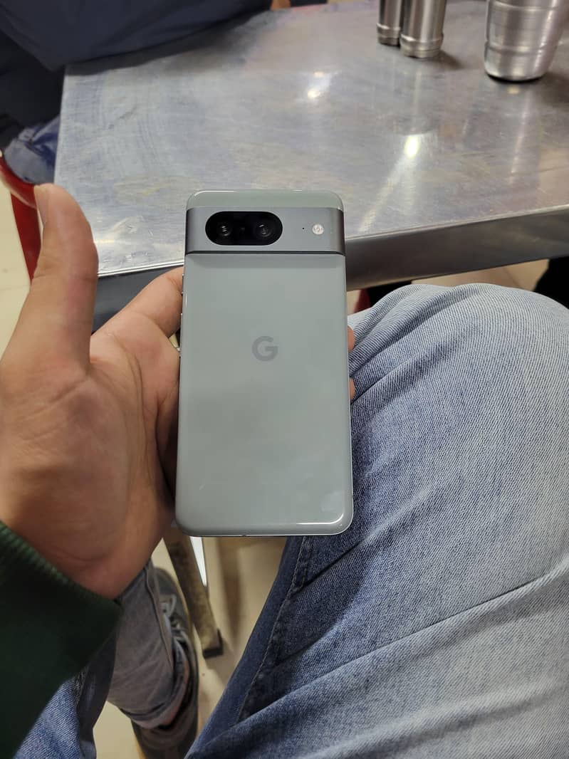 Google Pixel 8 3