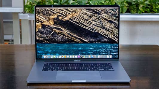 Macbook pro 2019 16”inch core i9  32 Gb Ram 500GB ssd 4Gb graphic card