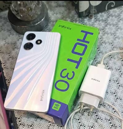 infinx Hot 30 8+8 GB Ram 128 GB Memory Box & Original Charger