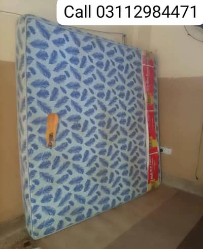 madicated mattress king size gd condition in lalukhet cal 03112984471