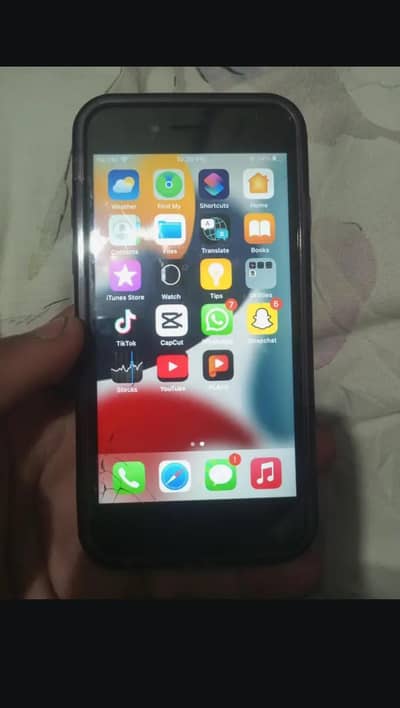 IPHONE 7 32 GB VERY GOOD CONDITION FINGER WORKING TOUCH GLASS CRACKED