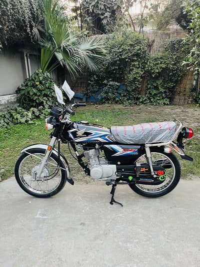 Honda cg 125 2025 model total original 10/10 best for 2026