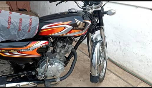 Honda 125 sell like  brind new urgent need call me+923451316283