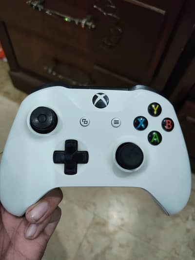 Xbox One  (Wireless, Original controller)