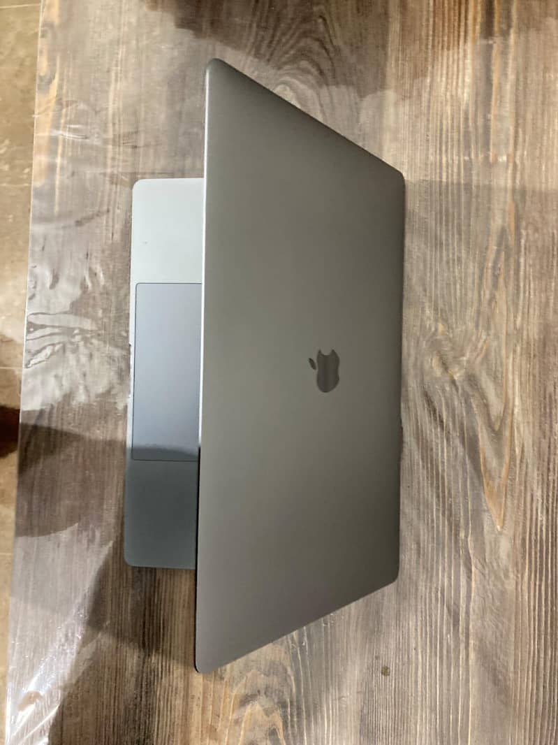 Apple MacBook pro 2