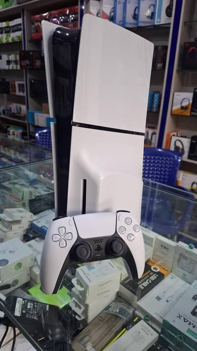 PS5 Slim disc edition  1tb complete box