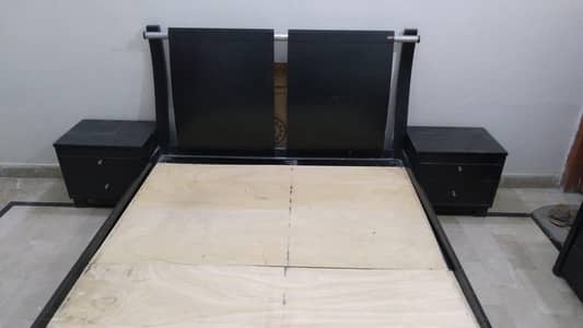 Habitt Queen Bed with side tables and 4 tier dresser