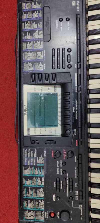 YAMAHA PSR 330 KEYBOARD IN GOOD CONDITION