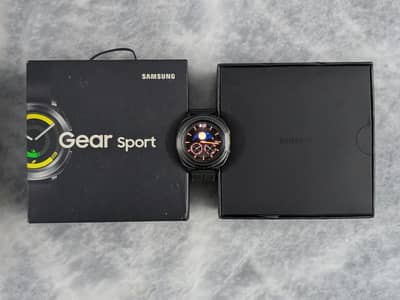 Samsung Gear Sport with complete box (Read ad)