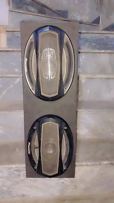original pioneer speakers with base box and tweeter
