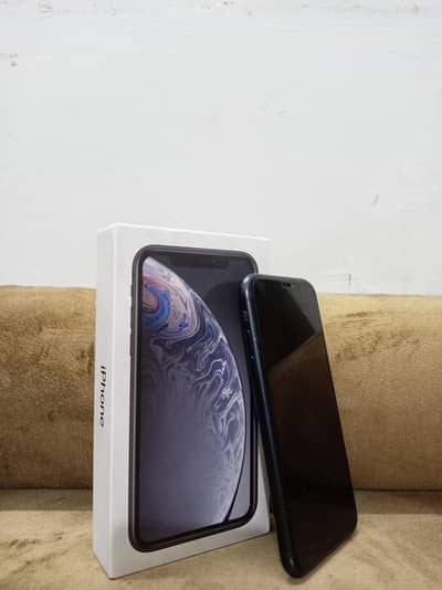 iPhone xr 64 gb with box