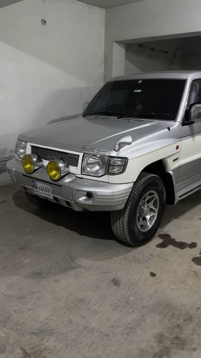 Mitsubishi Pajero GDI 3500 Model 1998