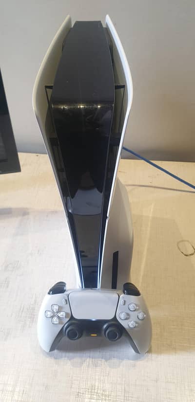 PS5 Slim 1TB Disc edition.