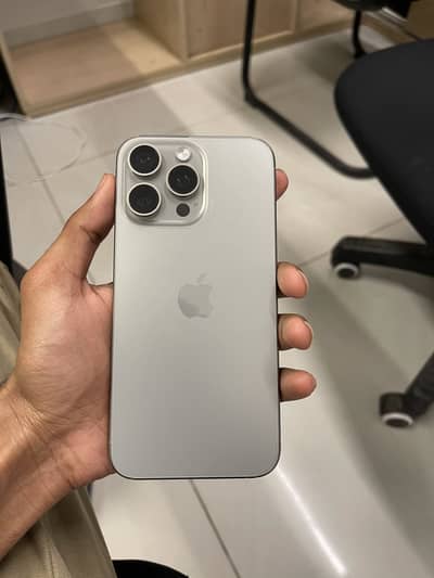iPhone 15 pro max 256gb natural titanium 10/10
