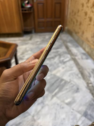 Am selling my iphone 11pro PTA 64 gb all okay