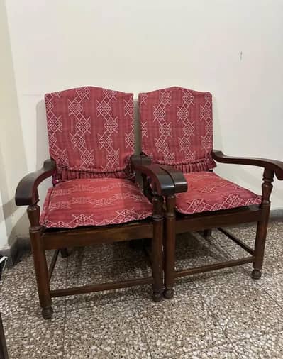 4 Chairs Set - Excellent Condition